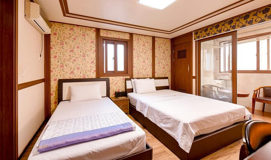 Hillstay Residence Hotel Gumi Exterior photo